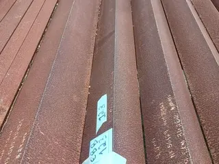 ESTRUTURAS METÁLICAS EM AÇO CARBONO: CANTONEIRAS EM L (APROX. 140, 8 METROS) — leilão em Macaé/RJ (foto 3)