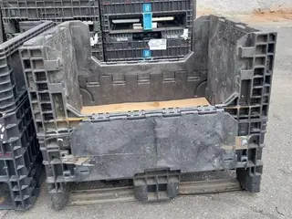 10 CAÇAMBAS PLÁSTICAS DESMONTÁVEIS COM TAMPA MEDINDO 800 X 760 X 500 MM REFORÇADAS (Ref.: 19461) — leilão em São Paulo (foto 5)