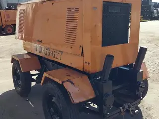 GERADOR DE SOLDA BAMBOZZI , MOTOR DIESEL , GERADOR TN8B/63 SOB CARRETA (Ref.: LL16-21639) — leilão em São Paulo (foto 13)