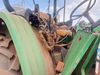TRATOR DE PNEUS JOHN DEERE 7505 4x4, ANO AQUIS.: 2004, SÉRIE: CQ7505A031815 (Ref: 1480) — leilão em Sapezal/MT (foto 10)