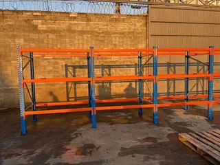5 MODULOS DE PRATELEIRAS INDUSTRIAIS REFORÇADAS , DISTRIBUIDA EM 6 MONTANTES C/ APROX 2,15 MTS E 30 LONGARINAS C/ APROX 1,65 MTS PERFAZENDO APROX 8,50 MTS LINEAR (Ref.: SB-EMNA) — leilão em São Paulo (foto 7)