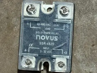 SENSOR DE CHUVA, REATOR ELETRÔNICO, FUSÍVEL, MÓDULO, DISJUNTOR E OUTROS (APROX. 422 PÇ) (Ref.: 26° LOTE ) — leilão em Capinópolis/MG (foto 18)