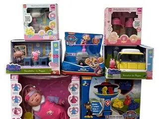 13 BRINQUEDOS DIVERSOS: BONECA QUE FALA E MEXE, KITS PEPPA, DINO ART GEOWORLD E OUTROS — leilão em São Caetano do Sul