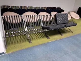 POLTRONAS E FUTTONS (08 PÇ) (Ref.: JJT) — leilão em São Paulo (foto 4)