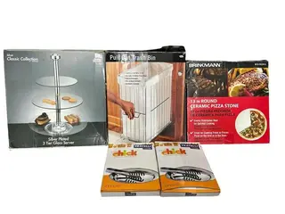 05 ACESSÓRIOS PARA COZINHA SENDO 01 PRATELEIRA DE VIDRO+ 01 SUPORTE DE LIXO+ 01 PEDRA DE PIZZA+02 PEGADOR FRATELLI - SEM USO (Ref.: ren 525 2026031220525) — leilão em São Caetano do Sul