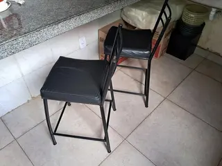 MOBILIÁRIOS COM ARMÁRIOS METÁLICOS TIPO VESTIÁRIO DE 08 PORTAS, BEBEDOURO IBBL, MESAS EM L, CADEIRAS GIRATÓRIAS E AR CONDICIONADO SPLIT ELGIN (Ref.: L / COPA, DML, RH E VESTIÁRIO) — leilão em Açailândia/MA