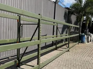 3 MODULOS DE PRATELEIRAS INDUSTRIAIS REFORÇADAS , DISTRIBUIDA EM 4 MONTANTES C/ APROX 2,00MTS E 18 LONGARINAS C/ APROX 3,50 MTS PERFAZENDO APROX 11,00 MTS LINEAR (Ref.: MCD-NV) — leilão em São Paulo (foto 5)
