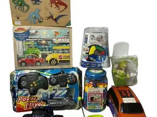 12 BRINQUEDOS DIVERSOS: CARRINHOS, BONECO, QUEBRA-CABEÇA E OUTROS — leilão em São Caetano do Sul