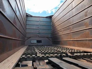 SEMIRREBOQUE PISO MOVEL RODOFORT PISO MOVEL 3 EIXOS, 2018/2019, Placa FINAL 0 (SP), (Ref.: 4097) — leilão em Limeira/SP (foto 7)