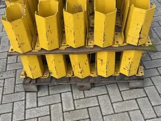 20 PROTETORES DE PÉS DE PORTA PALLETS (Ref.: 21696) — leilão em São Paulo (foto 4)