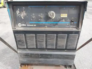 MAQUINA SOLDA MARCA - MILLER DELTAWELD 402, CAP 400 AMPERES PARA SERVIÇOS PESADOS DE SOLDA (Ref.: 21241) — leilão em São Paulo (foto 3)
