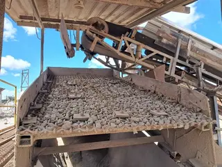 SISTEMA DE SECAGEM E DOSAGEM DE ESCÓRIA COM SECADOR ROTATIVO BRASPROCESS À DIESEL, SILOS DE 50 TON. COM DOSAGEM SCHENCK, PENEIRA VIBRATÓRIA, MOEGA, TRANSPORTADORES E PERIFÉRICOS (Ref.: A / PROCESSAMENTO DE ESCÓRIA) — leilão em Açailândia/MA (foto 6)