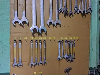 ITENS DE OFICINA E MANUTENÇÃO INDUSTRIAL COM BETONEIRA REVER 400 L, EMPILHADEIRA MANUAL HIDRÁULICA 1 TON., VASSOURA MECÂNICA, 29 ANDAIMES, FERRAMENTAS ELÉTRICAS E PEÇAS DE REPOSIÇÃO (Ref.: K / OFICINA & MANUTENÇÃO) — leilão em Açailândia/MA (foto 13)