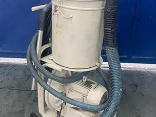 01 ASPIRADOR DE PÓ INDUSTRIAL ASPO, MOTOR C/ 7,5 CV — leilão em São Caetano do Sul