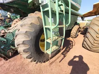 COLHEITADEIRA JOHN DEERE 1550 VB C/ PLAT. CORTE, SÉRIE: CQ1550A053110 (Ref: 50506800026886) — leilão em Canarana/MT (foto 18)