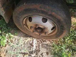 CAMINHÃO CESTO AÉREO FORD CARGO 712, 2010/2011, Placa FINAL 6 (RS), — leilão em Alvorada/RS (foto 7)