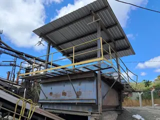 SISTEMA DE SECAGEM E DOSAGEM DE ESCÓRIA COM SECADOR ROTATIVO BRASPROCESS À DIESEL, SILOS DE 50 TON. COM DOSAGEM SCHENCK, PENEIRA VIBRATÓRIA, MOEGA, TRANSPORTADORES E PERIFÉRICOS (Ref.: A / PROCESSAMENTO DE ESCÓRIA) — leilão em Açailândia/MA (foto 2)