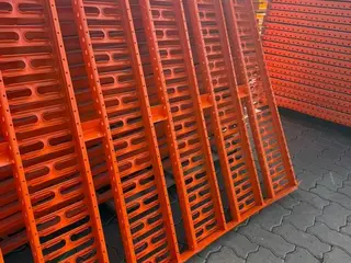 30 UN PISO EM AÇO APROX 1,60 X 1,10 ( GRADIL EM AÇO SEMI-NOVO ) (Ref.: 21576) — leilão em São Paulo (foto 4)