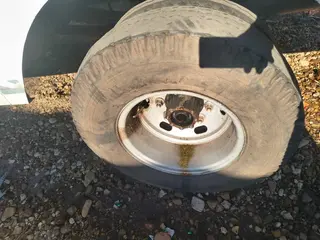 CAMINHÃO DE SERVIÇOS FORD F4000 4X4 2009/2009, Placa FINAL 9, (ID.: 49440) — leilão em São Pedro/SP (foto 3)