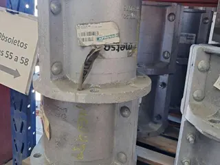 PEÇAS METSO: ACOPLAMENTOS BIPARTIDOS DE ALUMÍNIO TRELLEX 4, 6, 8 E 10 POL. (APROX. 32 PÇS) — leilão em Maracás/BA (foto 4)