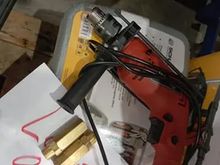 MOTOCOMPRESSOR, FURADEIRA, PISTOLA PULV., PINADOR E OUTROS, GARANTIA: NÃO (12 PC) — leilão em Joinville (foto 5)
