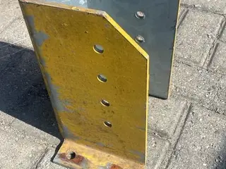 20 PROTETORES DE PÉS DE PORTA PALETES (Ref.: 21444) — leilão em São Paulo (foto 8)