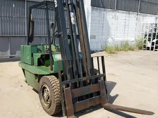 EMPILHADEIRA CLARK C300HY CAP 2,5 TON (Ref.: 21630) — leilão em São Paulo (foto 8)