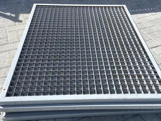 40 UNID DE PISOS EM AÇO (VAZADO) PARA MEZANINO 1 X 1 MTS (Ref.: 20532) — leilão em São Paulo (foto 10)