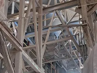 SISTEMA DE MOAGEM DE CIMENTO COM MOINHO DE BOLAS FLSMIDTH, CAP. 23,5 TON./H, MOTOR WEG 1.250 HP, REDUTOR SYMETRO TS-1250, ELEVADOR DE CANECAS, CLASSIFICADOR, FILTRO DE MANGAS, CCM E TRANSFORMADOR DE 1.500 KVA (Ref.: D / MOAGEM 2) — leilão em Açailândia/MA (foto 15)