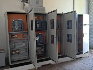 SUBESTAÇÃO (ADES 4) 13.800 V. COMPOSTO POR: CUBÍCULO, TRANSFORMADORES, PAINÉIS ELÉTRICOS, DISJUNTORES E OUTROS (Ref.: ADES 4) — leilão em Pouso Alegre/MG (foto 48)