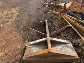 SUPORTE PARA CARREGAMENTO DE BAGS BALDAN (Ref.: 33) — leilão em Taquaritinga/SP