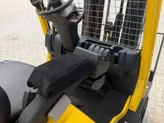 EMPILHADEIRA HYSTER H50 FT CAP 2,5 TON A GAS, TORRE 3 ESTAGIOS COM DESLOCADOR DE GARFOS SERIE A977Y06318F ANO 2008 - NÃO ACOMPANHA BOTIJÃO DE GÁS (Ref.: SB-CC102-21699) — leilão em São Paulo (foto 5)