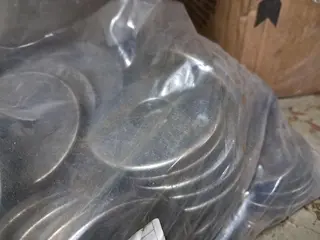 MATERIAIS MECÂNICOS: MOTO REDUTOR TELAIO, MOLA PRATO, MOLIBDATO SÓDIO, MONTAGEM DG016S005, PERISTALTIC PUMP TUBING E OUTROS — leilão em Cubatão/SP