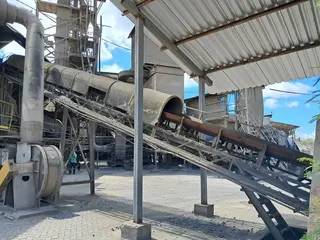 SISTEMA DE SECAGEM E DOSAGEM DE ESCÓRIA COM SECADOR ROTATIVO BRASPROCESS À DIESEL, SILOS DE 50 TON. COM DOSAGEM SCHENCK, PENEIRA VIBRATÓRIA, MOEGA, TRANSPORTADORES E PERIFÉRICOS (Ref.: A / PROCESSAMENTO DE ESCÓRIA) — leilão em Açailândia/MA (foto 7)