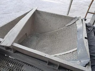 LINHA DE ENSAQUE DE CIMENTO COM ENSACADEIRA ROTATÓRIA HAVER & BOECKER ROTO-PACKER 06 BICOS, CAP. 600 SC/H, SILO PULMÃO DE 50 TON., PENEIRA HAVER, APLICADOR METRAL E TRANSPORTADORES (Ref.: G / ENSACADEIRA) — leilão em Açailândia/MA (foto 39)