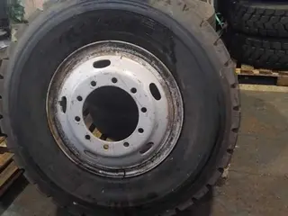 09 UNIDADES DE- PNEUS 325 RODA FERRO USADOS / MARCA: DIVERSOS TIPO II. (Ref.: DR518) — leilão em São Bernardo do Campo (foto 13)