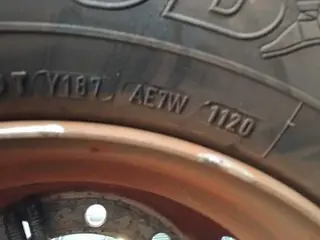 09 UNIDADES DE- PNEUS 295 RODA FERRO USADOS / MARCA: DIVERSOS TIPO II. (Ref.: DR508) — leilão em São Bernardo do Campo (foto 4)