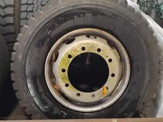 18 UNIDADES DE- PNEUS 295 RODA FERRO USADOS / MARCA: DIVERSOS TIPO II. (Ref.: DR503) — leilão em São Bernardo do Campo (foto 6)