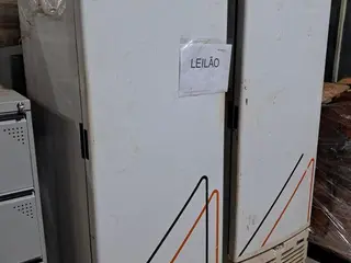 REFRIGERADORES FREEZER VERTICAL, CONDICIONADORES AR, AR CONDICIONADO JANELA , BEBEDOUROS REFRIGERADOS (APROX.: 64 PÇ) (Ref.: AAG) — leilão em Uberaba/MG (foto 4)