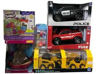 15 BRINQUEDOS DIVERSOS: PICK-UP, FAMÍLIA PEPPA, KIT C/ 03 TRATORES E OUTROS — leilão em São Caetano do Sul (foto 2)