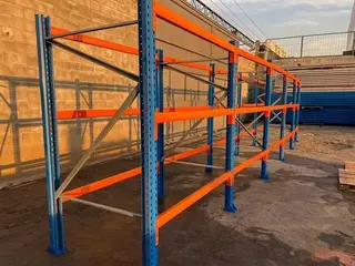 5 MODULOS DE PRATELEIRAS INDUSTRIAIS REFORÇADAS , DISTRIBUIDA EM 6 MONTANTES C/ APROX 2,15 MTS E 30 LONGARINAS C/ APROX 1,65 MTS PERFAZENDO APROX 8,50 MTS LINEAR (Ref.: SB-EMNA) — leilão em São Paulo (foto 4)