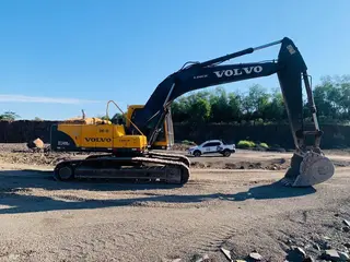 ESCAVADEIRA HIDRÁULICA VOLVO EC240BLC ANO: 2011 — leilão em Santa Rosa/RS