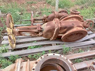 06 VÁVULAS GAVETA FLANGEADA EM AÇO CARBONO (Ref.: DAW) — leilão em Sertãozinho (foto 5)