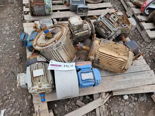 MOTORES ELÉTRICOS E MOTOREDUTOR DE VELOCIDADE (14 PÇS) (Ref.: MCH) — leilão em Belo Oriente/MG