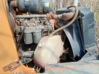 EMPILHADEIRA Á COMBUSTÃO CONTRABALANÇADA VANTEC E 12500 4x2, ANO AQUIS.: 2017, CAP: 2.500Kg, SÉRIE: 482.28/001 (Ref: 4332) — leilão em Sapezal/MT (foto 10)