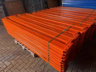 96 POSIÇÕES DE PORTA PALLETS COM APROX 4,50 MTS DISTRIBUÍDO EM 13 MONTANTES COM APROX. 4,50 MTS DE ALTURA E 72 LONGARINAS COM 2,30 MTS, PERFAZENDO 12 MÓDULOS (Ref.: LG-S) — leilão em São Paulo (foto 6)