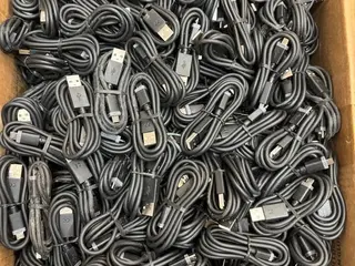 APROX. 300 CABOS PARA CARREGADOR DE CELULAR APROX. 01 M MOD . TIPY-C/ IPHONE/ V8 (Ref.: ren 331 2026031220331) — leilão em São Caetano do Sul