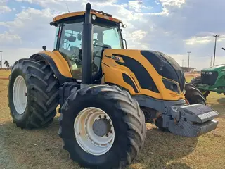 TRATOR DE PNEUS VALTRA T230CVT 4X4, ANO AQUIS.: 2017, SÉRIE: Z230482240 (Ref: 300318) — leilão em Chapadão do Céu/GO (foto 3)