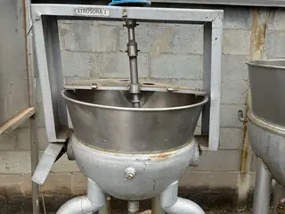 Tacho misturador em inox Capacidade: 100 L — leilão em Paulínia/SP (foto 2)