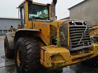 PÁ CARREGADEIRA VOLVO L120F Ano 2009 — leilão em São Francisco do Sul/SC (foto 21)